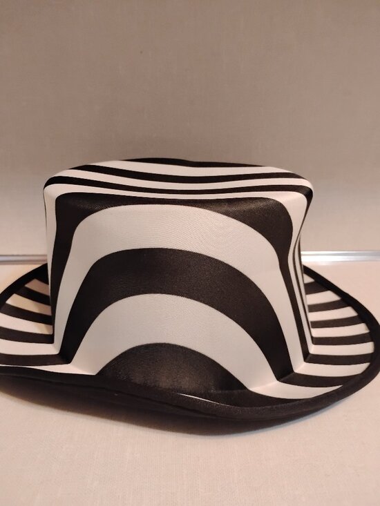 Accessories - Black and White Stripe Top Hat
